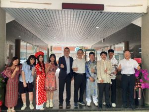 Filipino student learning Mandarin with scholarship